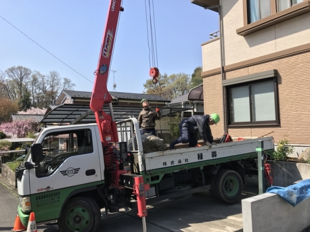 Ȭ���һ�S��š���ե������ɥ�Υ١�����󹩻����������ϡ�����Υǥ�����ˤ����ƴΤȤʤ롢����ʪ�����ֹ����Ȥʤ�ޤ���