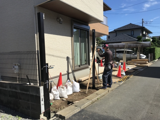 �ޤ��ϡ��ե������ɲս�ǤȤƤ���פ�ʪ�Ȥʤ�ޤ��ɥե졼�ॢ���������ֹ�����Ϥ�ޤ�����