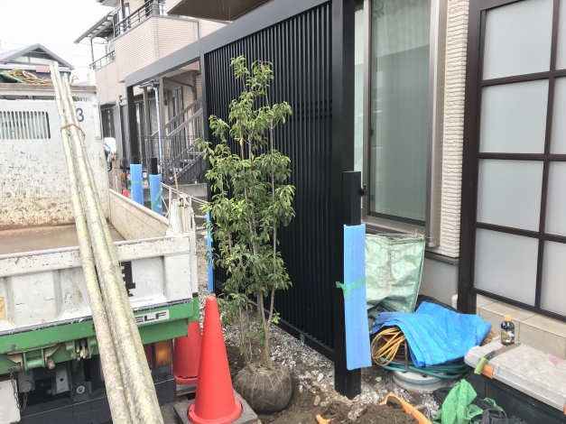 ��κ�¦�˿����ޤ����襴�Ǥ���������⤫�ʤ꿢�����ॹ�ڡ������¤���ΤǤ���������äȤ��Ƴ�ķ����ɤ�ʪ������ĺ���ޤ�����