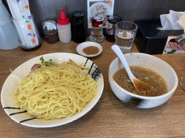 �����Ǥ��ޤ�����Ź�ϡ�Ȭ���Ҥ���Ȭ���ұ�����ˤ���ޤ��䥤�������Τ�Ź�ɤ顼���Ȭ�ɤ���صס��˻Ǥ��ޤ����������������˥塼�ϡ���Ȭ�Ĥ����ɤȱ�����˥塼�Ǥ���