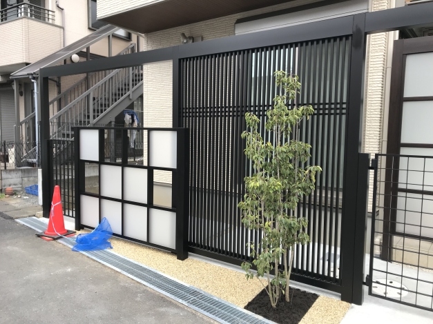 �纸¦�����إ��ڡ��������ͻҡ��ٳʻҤΥ����꡼��ȻԾ����ͤγʻҥѥͥ륹���꡼�󤬡��¥����ƥ����ȡɤ򤦤ޤ������Ф��Ƥ���Ƥ��ޤ���